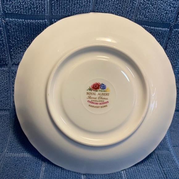 Royal Albert Harvest Song Teacup & Saucer. Gorgeous! - Picture 7 of 9